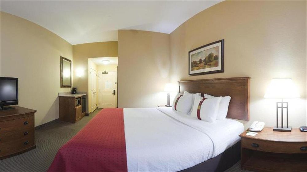 - Convention Center By Ihg Stevens Point