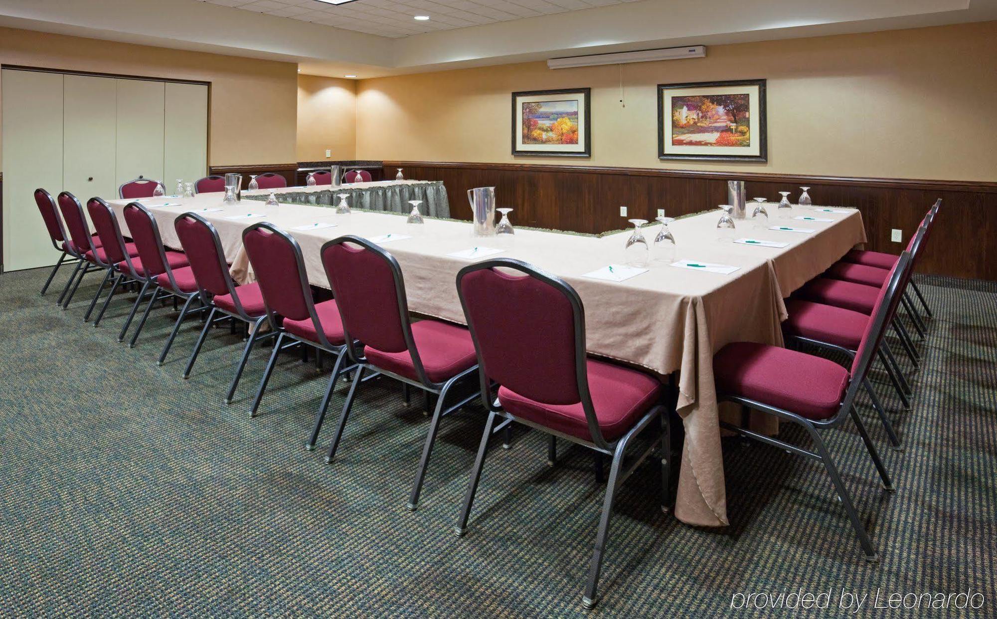 - Convention Center By Ihg Stevens Point